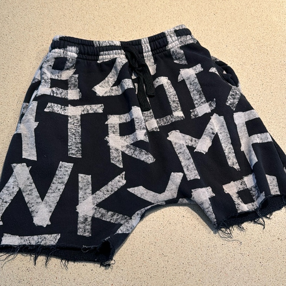 Boys rounded nununu rounded shorts, gentle used condition.